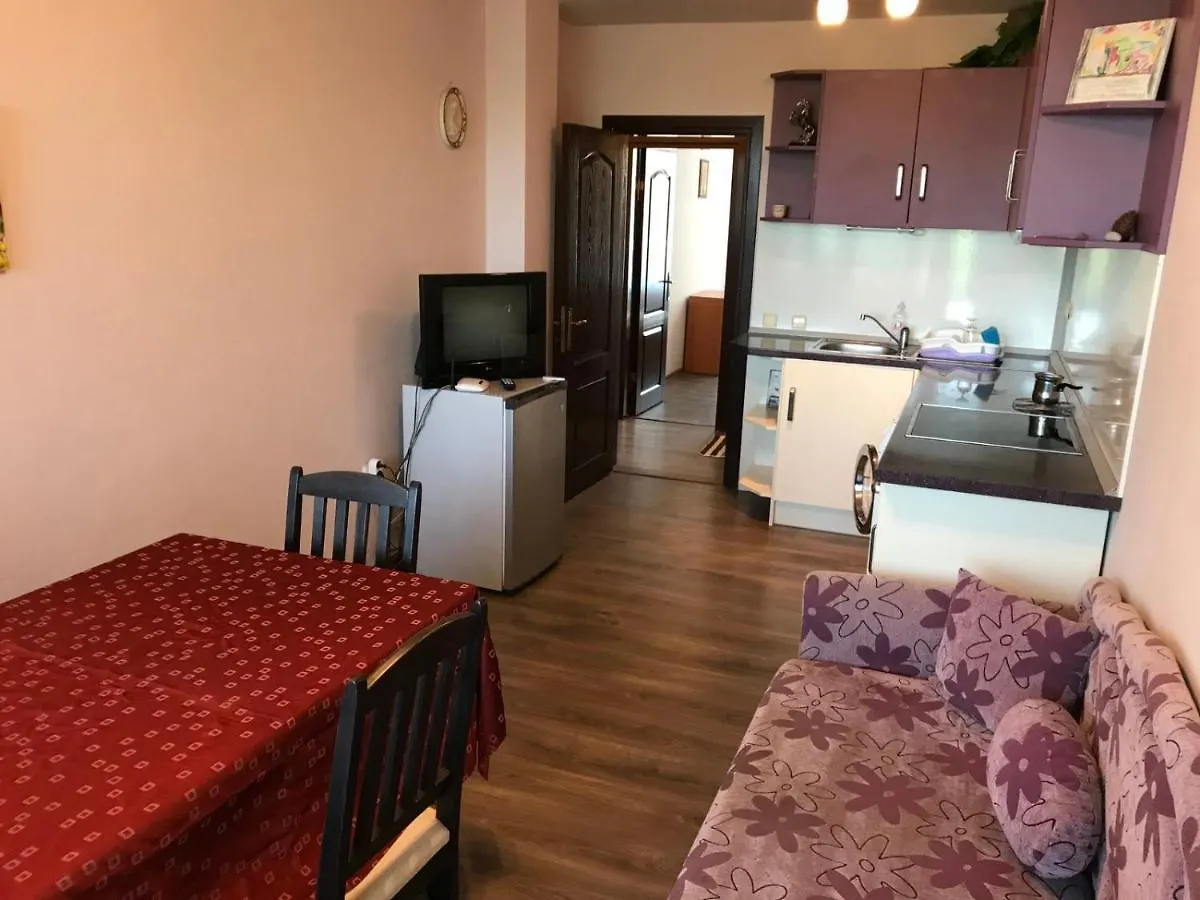Budget Holiday Apartments First Sea Line Coast Pomorie